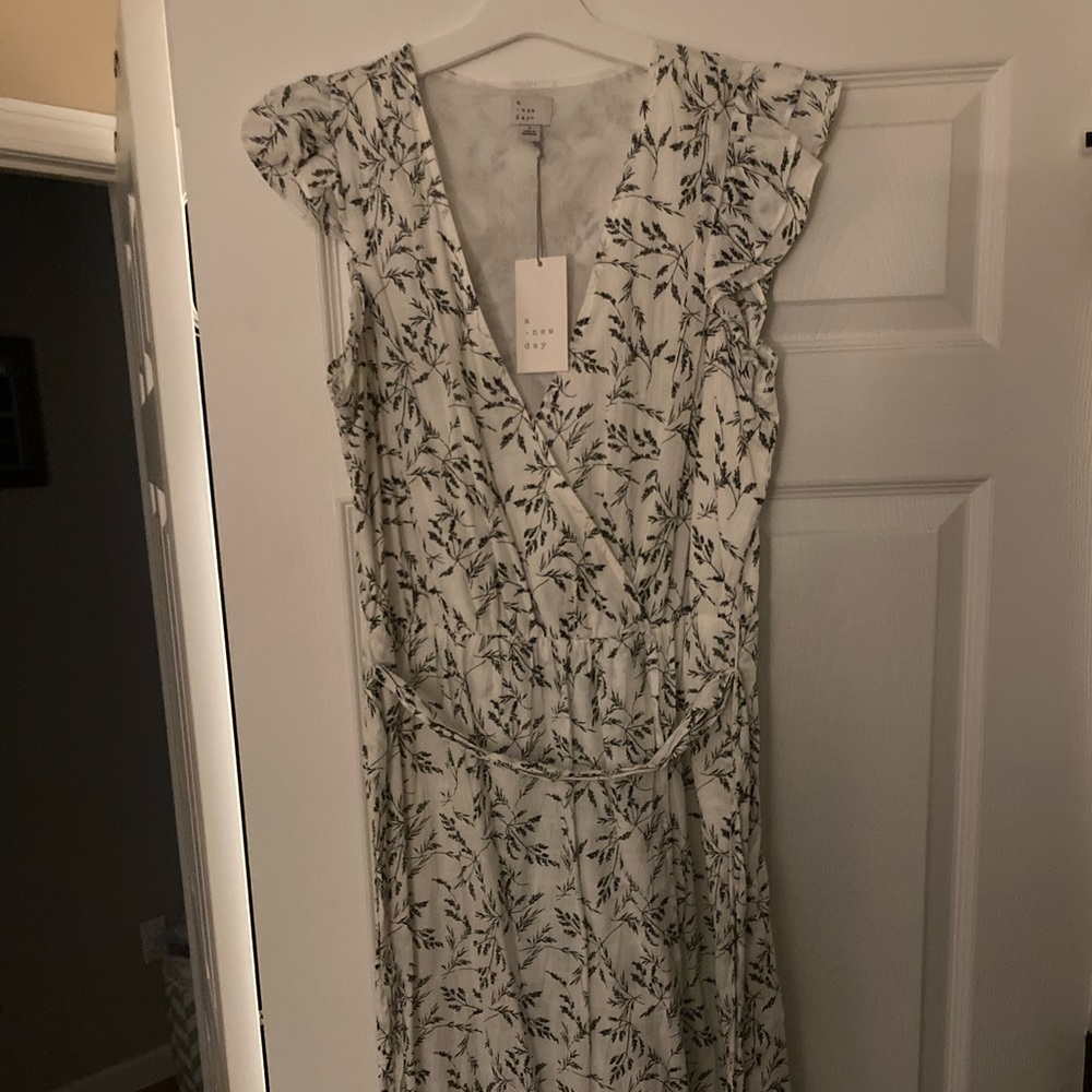 NWT Spring/summer woman’s dress size large